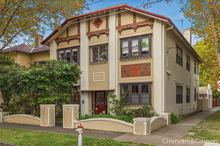 1/2 Hood Street, Elwood VIC 3184