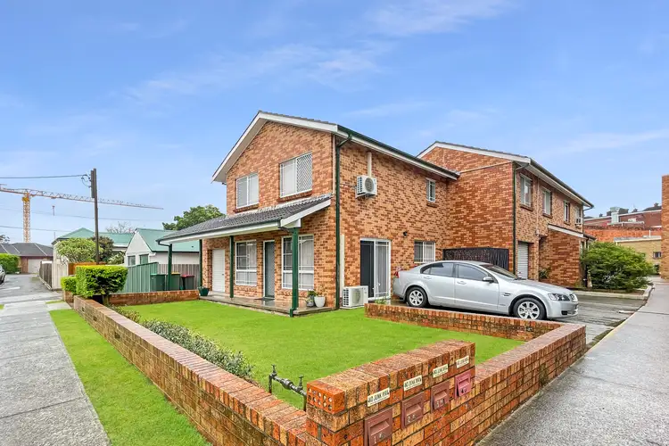 1/2 James Street