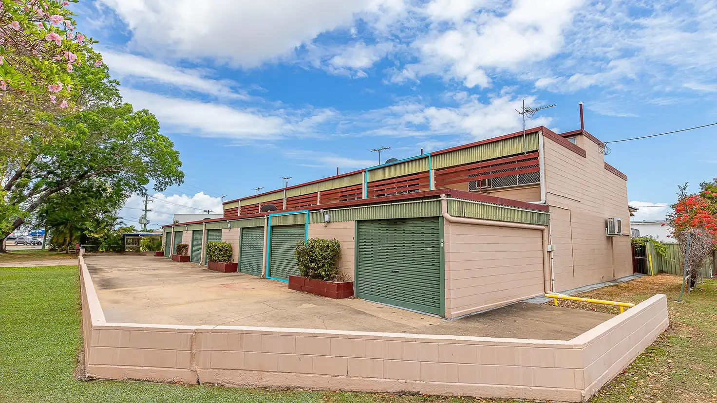 Main view of Homely unit listing, 2/4 Cambridge Street, Currajong QLD 4812