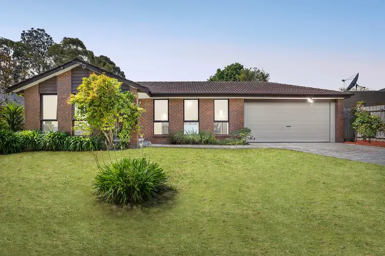 15 Stoneleigh Avenue, Boronia VIC 3155