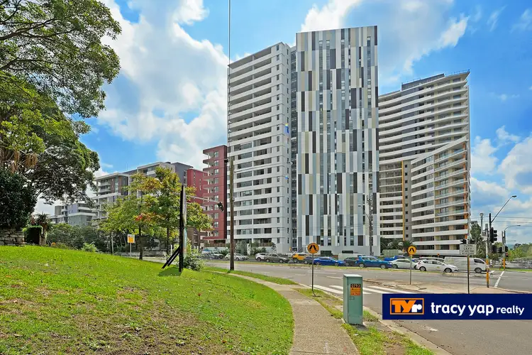 803/1 Mooltan Avenue