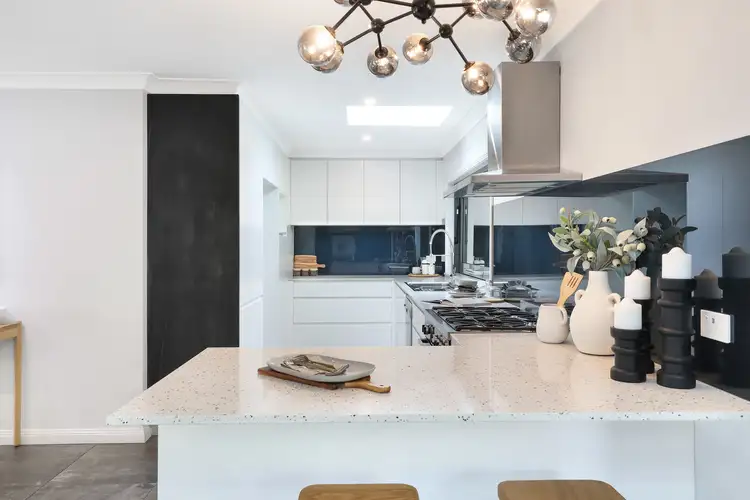 2 Armstrong Street, West Wollongong NSW 2500