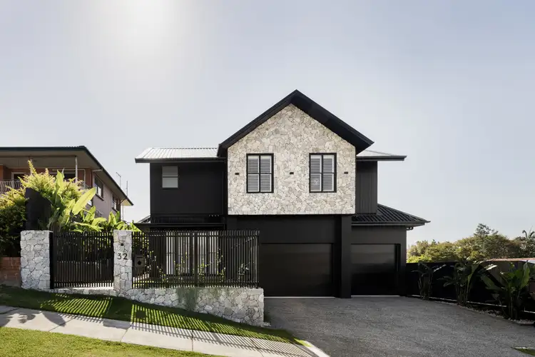 32 Long Street, Camp Hill QLD 4152