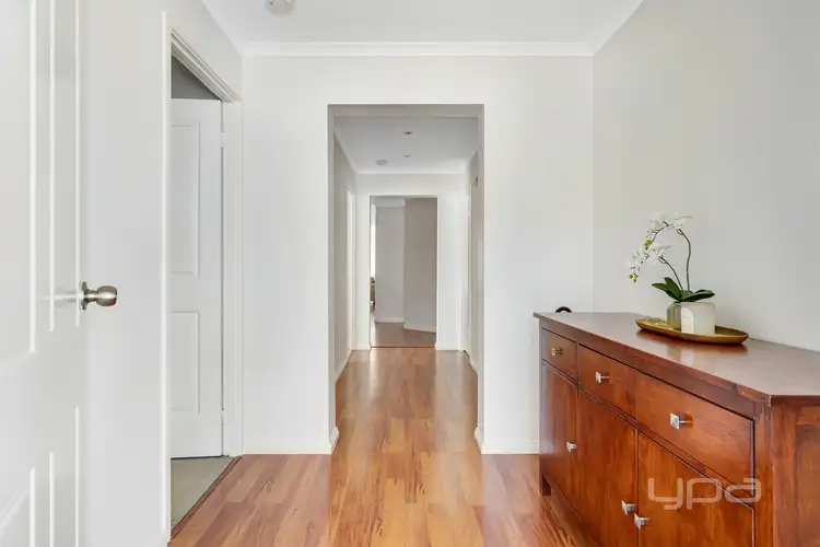 Second view of Homely house listing, 4 Columbia Circuit, Broadmeadows VIC 3047