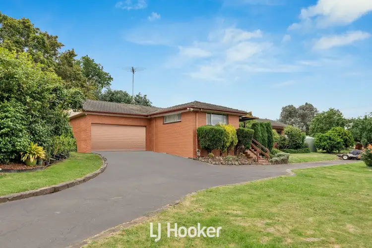 10 Fox Road, Narre Warren North VIC 3804