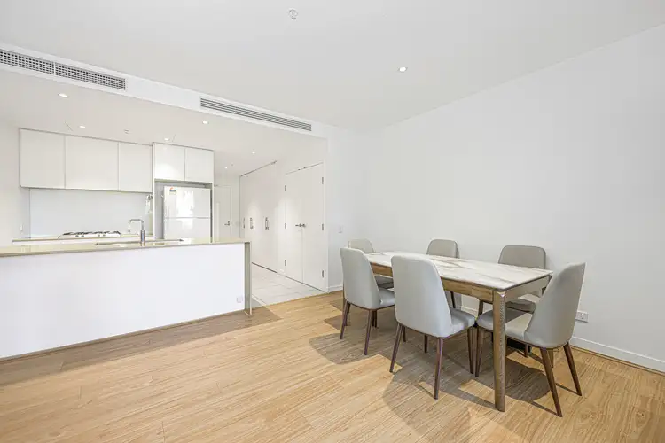 612/38c Albert Avenue