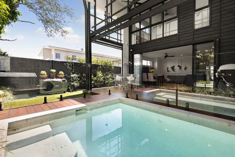 2/14 Bali Avenue, Palm Beach QLD 4221