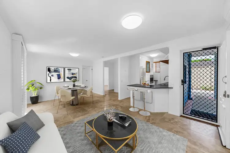 2/74 Sarawak Avenue, Palm Beach QLD 4221
