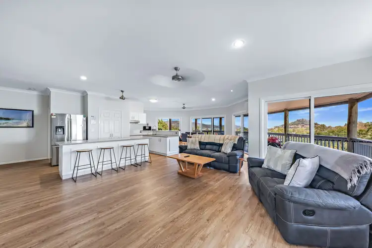10 Country Road, Cannonvale QLD 4802