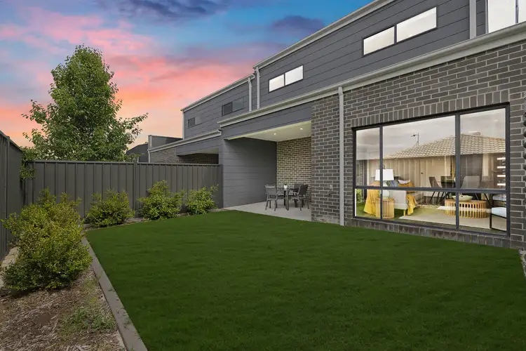 Second view of Homely house listing, 6/3 Phippard Court, Watson ACT 2602