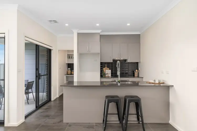 Fifth view of Homely house listing, 6/3 Phippard Court, Watson ACT 2602