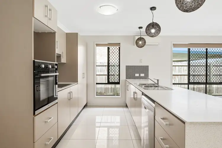 Second view of Homely house listing, 7 Airedale Court, Berrinba QLD 4117