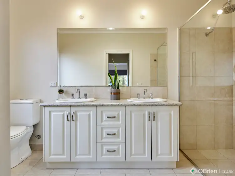 Fifth view of Homely house listing, 4 Mayfair Drive, Drouin VIC 3818