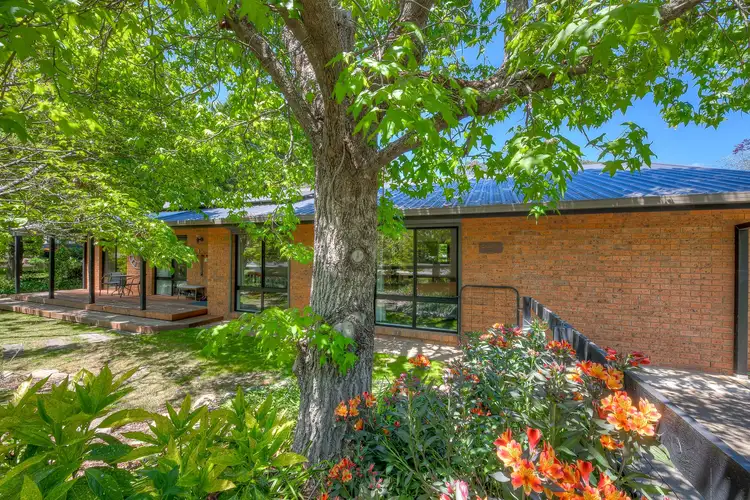 2 Showers Avenue, Bright VIC 3741