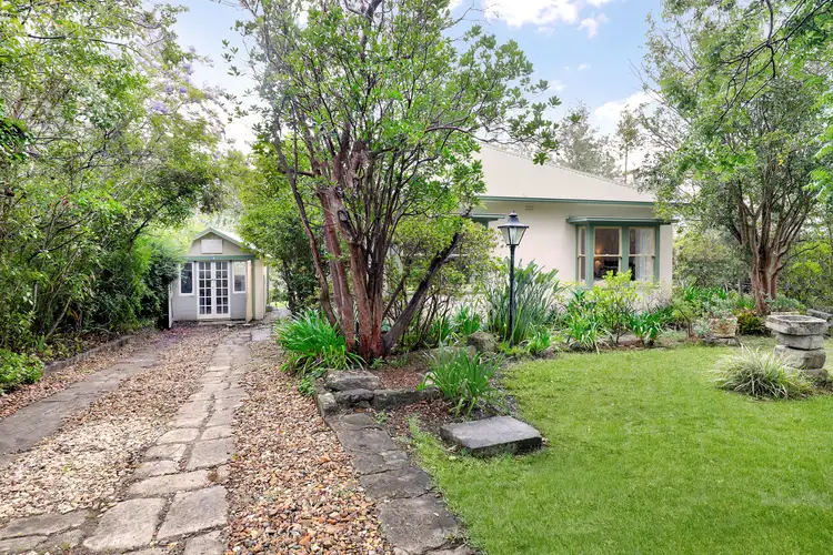 20 Russell Avenue, Faulconbridge NSW 2776