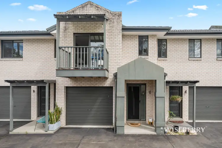 2/17 Natasha Place, Woongarrah NSW 2259