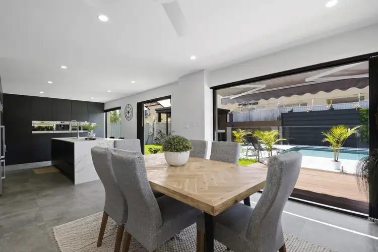 25 Golden Bear Drive, Arundel QLD 4214