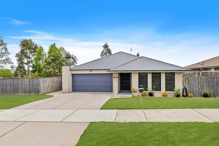 1 Finch Crescent, Aberglasslyn NSW 2320