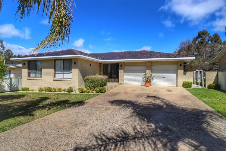 54 Walker Street, Cowra NSW 2794