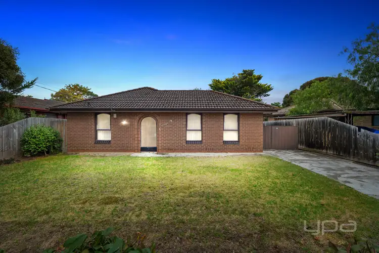 11 Kurrajong Crescent, Melton South VIC 3338