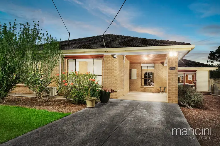 54 Oakdene Grove South, Altona Meadows VIC 3028