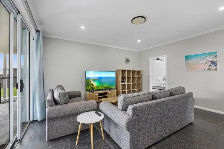 Fourth view of Homely house listing, 98 Verdelho Drive, Tamworth NSW 2340