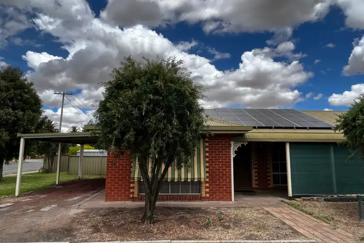 1/8 Learmonth Street, Charlton VIC 3525