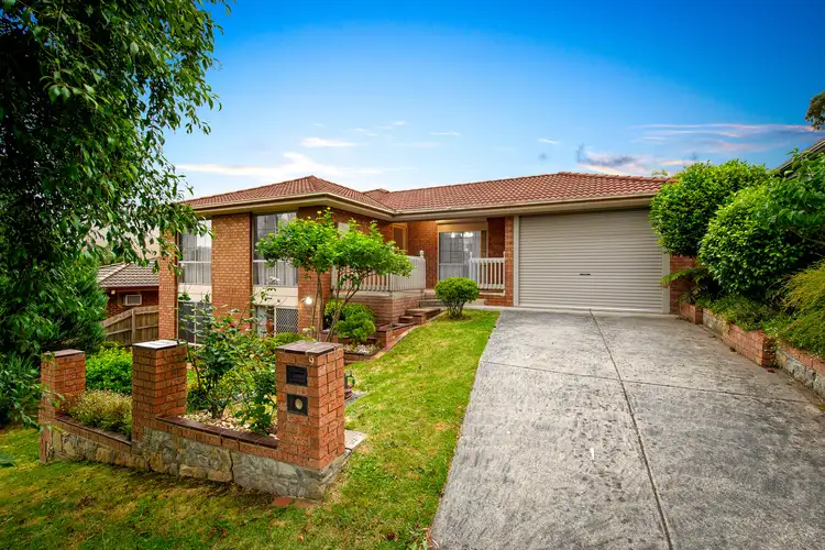 9 Glendale Crescent, Berwick VIC 3806