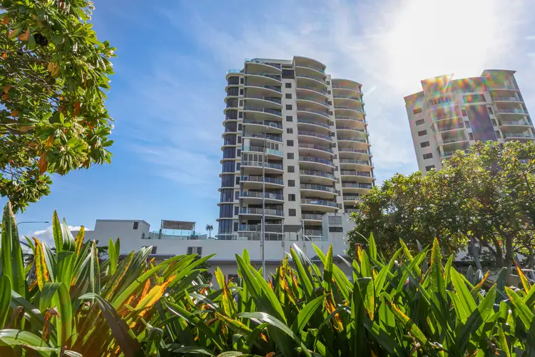 601/2 Lake Street, Cairns City QLD 4870