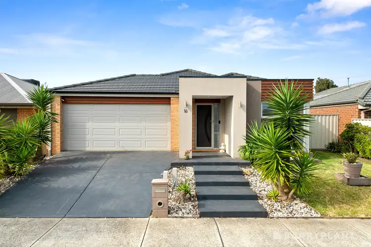 16 Isabel Street, Pakenham VIC 3810