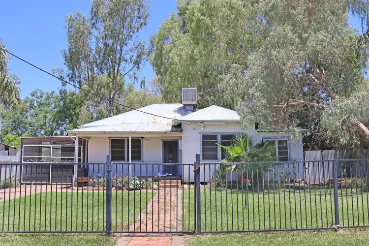 8 Darling Street, Bourke NSW 2840