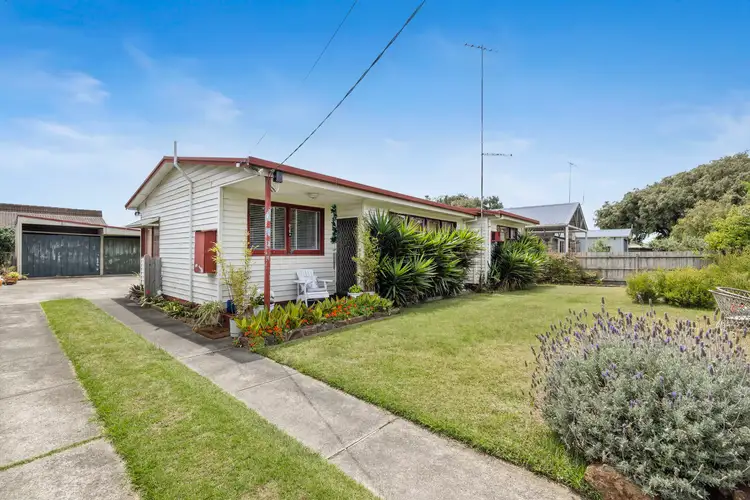 16 Dundas Street