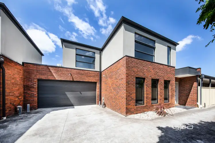 Main view of Homely unit listing, 2/8 Montrose Court, Sydenham VIC 3037