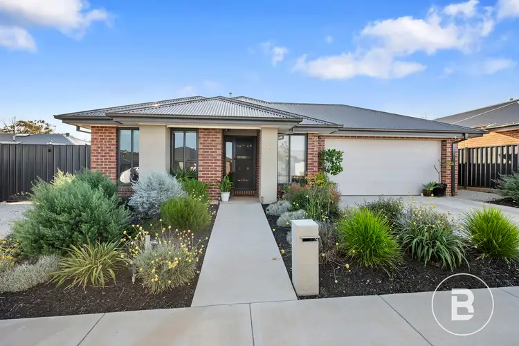 3 Streeton Avenue