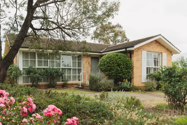 20 Bragg Street, Hackett ACT 2602