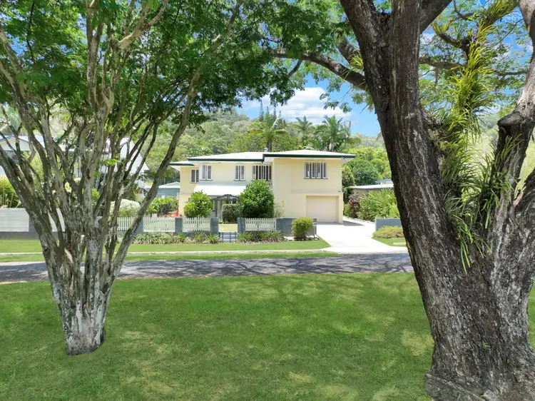17 Bradford Street, Whitfield QLD 4870