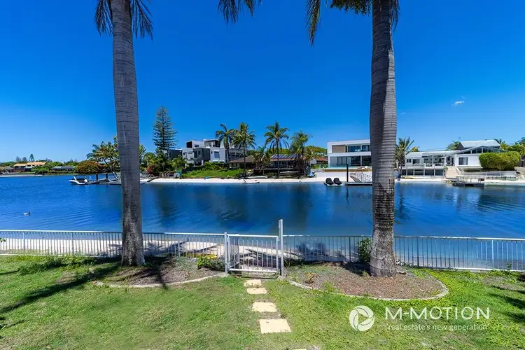 45 Vatakoula Parade, Mermaid Waters QLD 4218