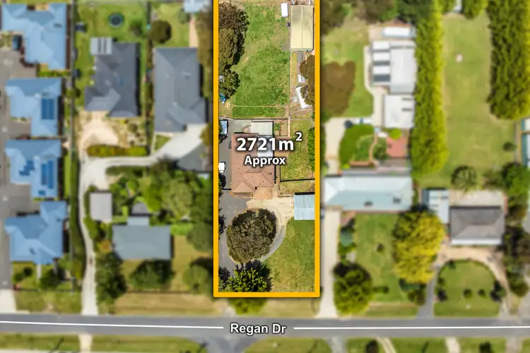 7 Regan Drive, Romsey VIC 3434