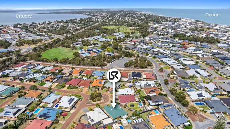 Second view of Homely house listing, 32 Aldenham Heights, Halls Head WA 6210