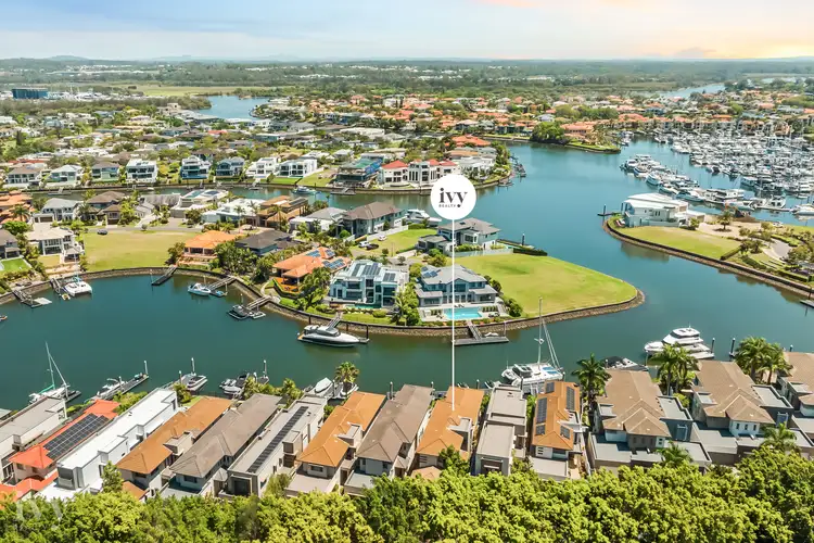 2243 Glengallon Way, Hope Island QLD 4212