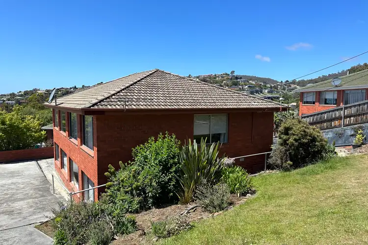 1/8 Wallace Avenue, Lenah Valley TAS 7008
