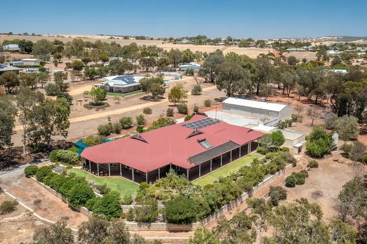 6 Loton Drive, Northam WA 6401