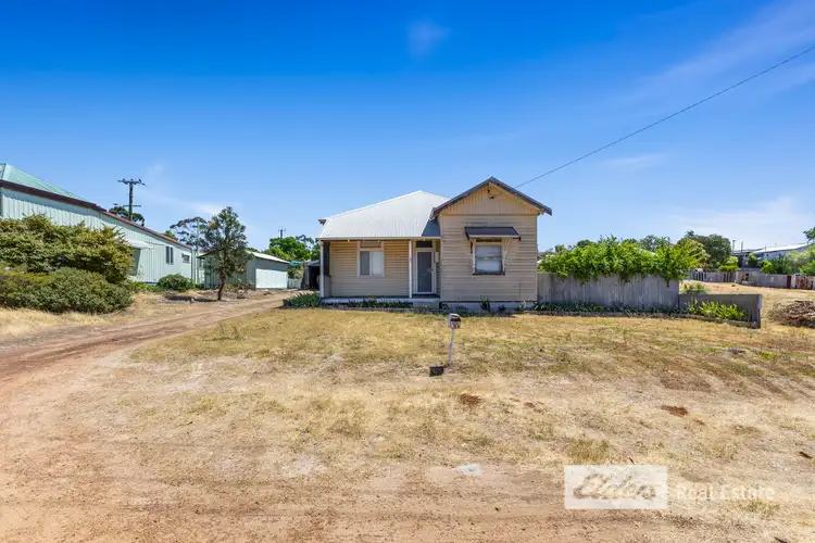 30 Bunbury Street, Collie WA 6225