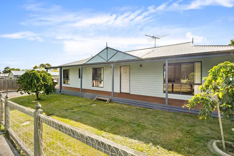 Main view of Homely unit listing, 1/19 Spencer Road, Ballan VIC 3342