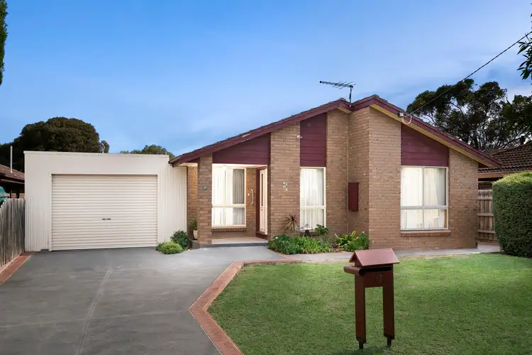 17 Roscrea Road, Melton VIC 3337
