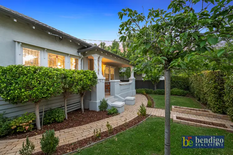 9 Rodney Street, Flora Hill VIC 3550