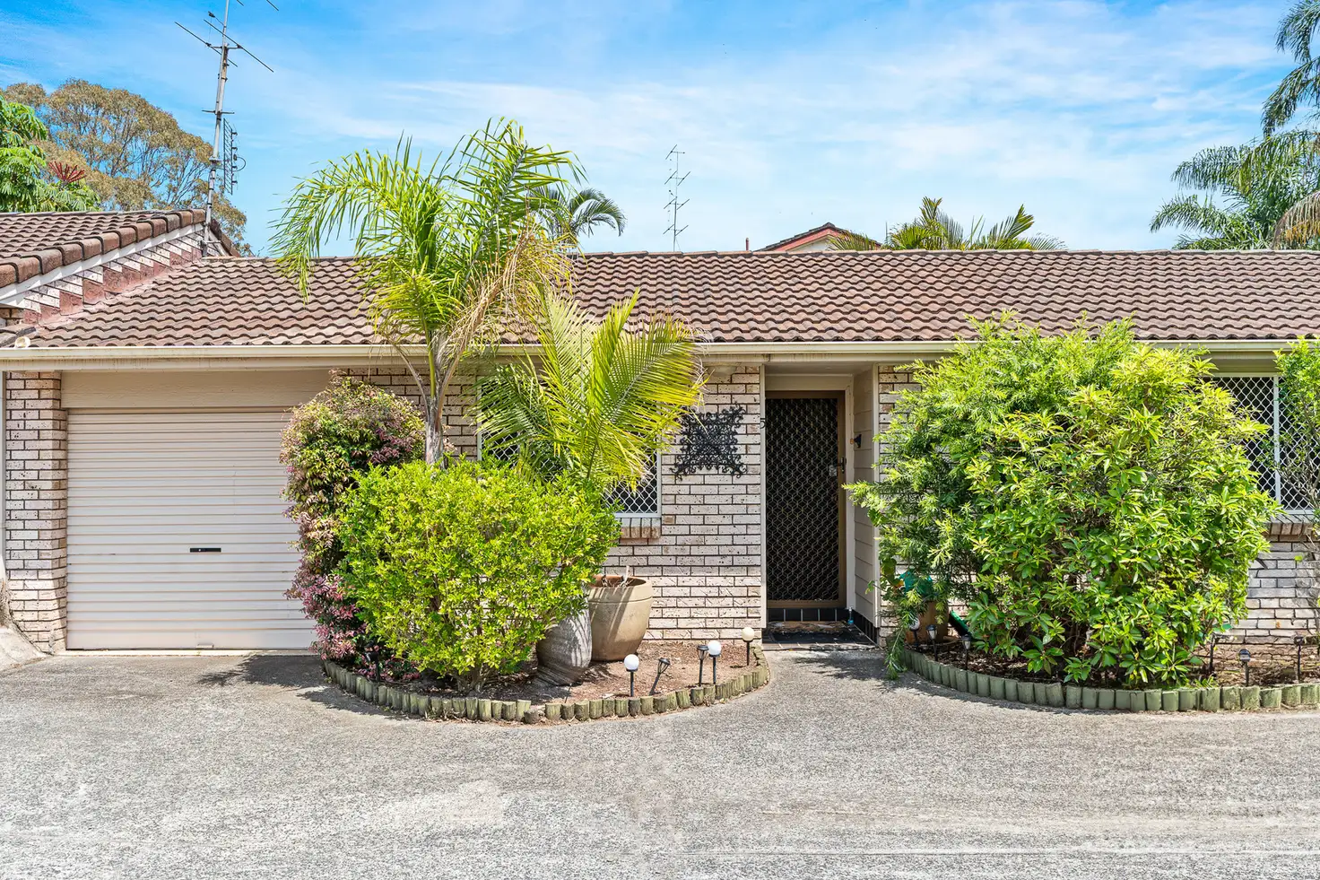 Main view of Homely villa listing, 5/14-16 Ocean View Road, Gorokan NSW 2263