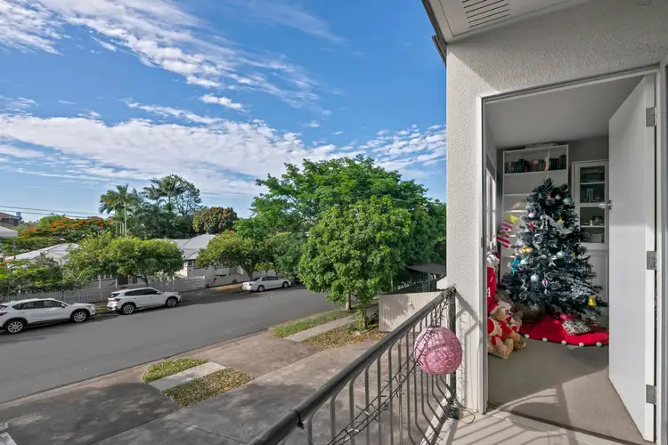 4/15 Barter Avenue, Holland Park QLD 4121
