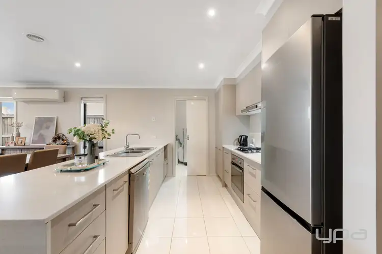 Fifth view of Homely house listing, 2 Florida Court, Burnside Heights VIC 3023