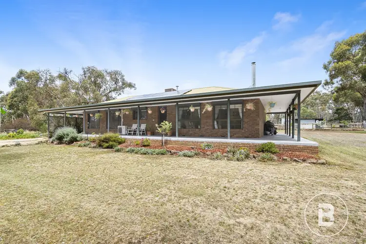 7039 Pyrenees Highway, Avoca VIC 3467